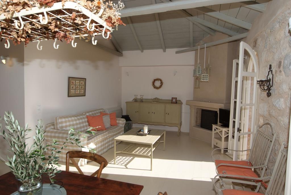 Katikies Manis Apartment การ์ดามมีลี ภายนอก รูปภาพ