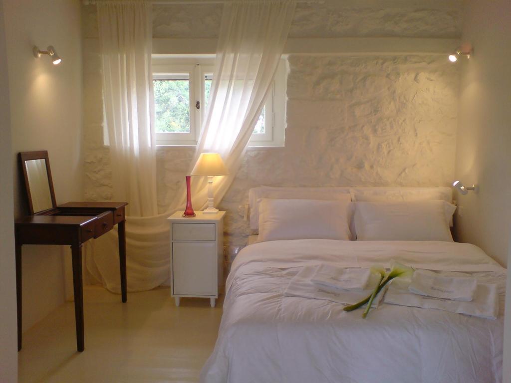 Katikies Manis Apartment การ์ดามมีลี ภายนอก รูปภาพ