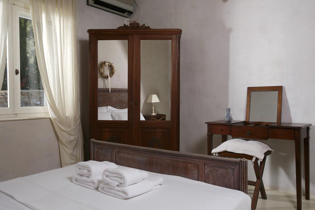 Katikies Manis Apartment การ์ดามมีลี ภายนอก รูปภาพ
