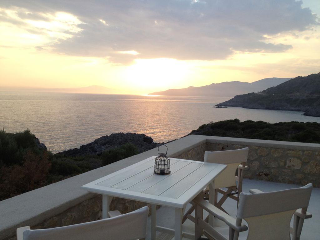 Katikies Manis Apartment การ์ดามมีลี ภายนอก รูปภาพ