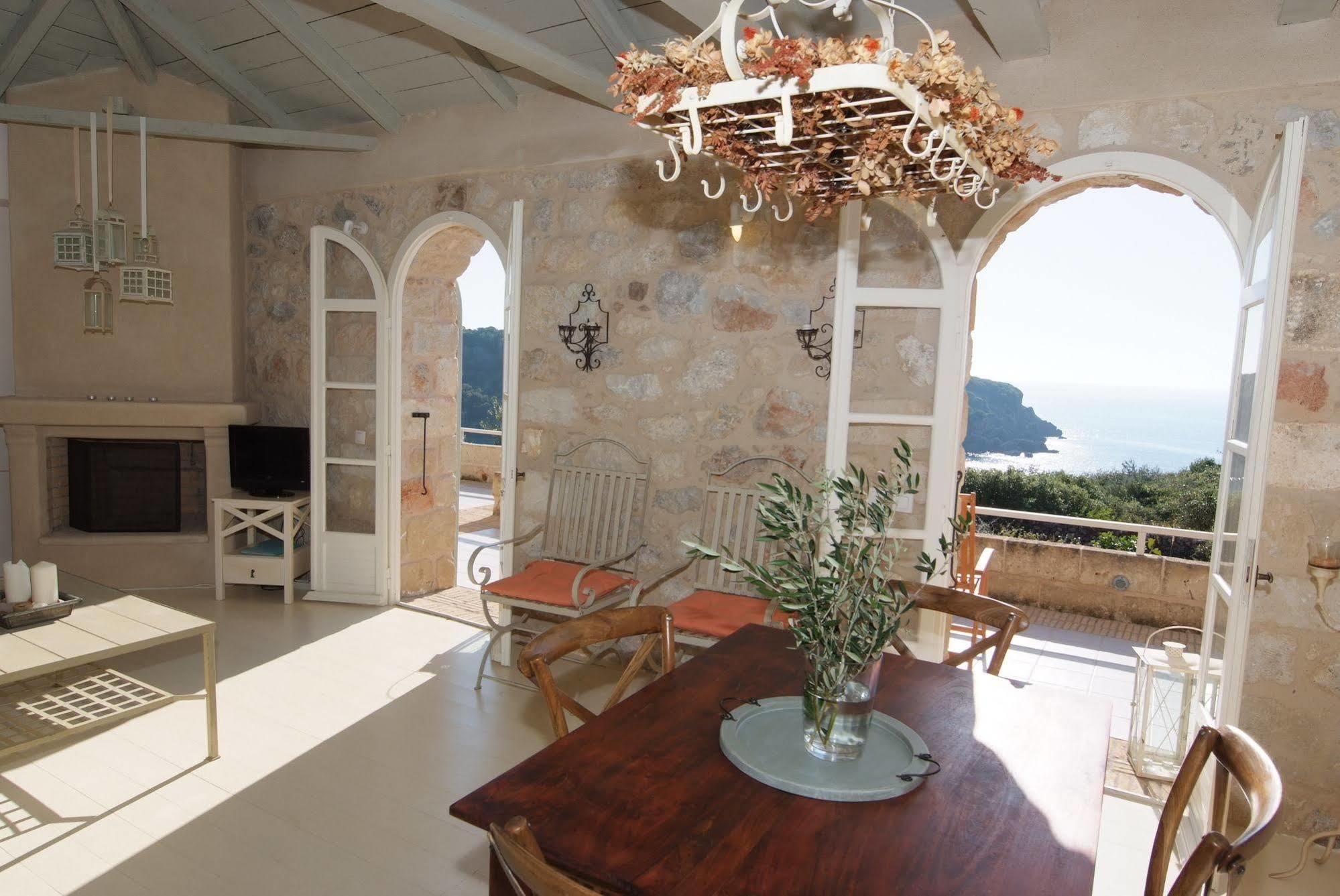 Katikies Manis Apartment การ์ดามมีลี ภายนอก รูปภาพ