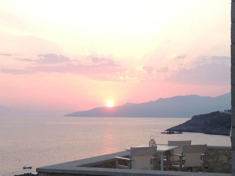 Katikies Manis Apartment การ์ดามมีลี ภายนอก รูปภาพ